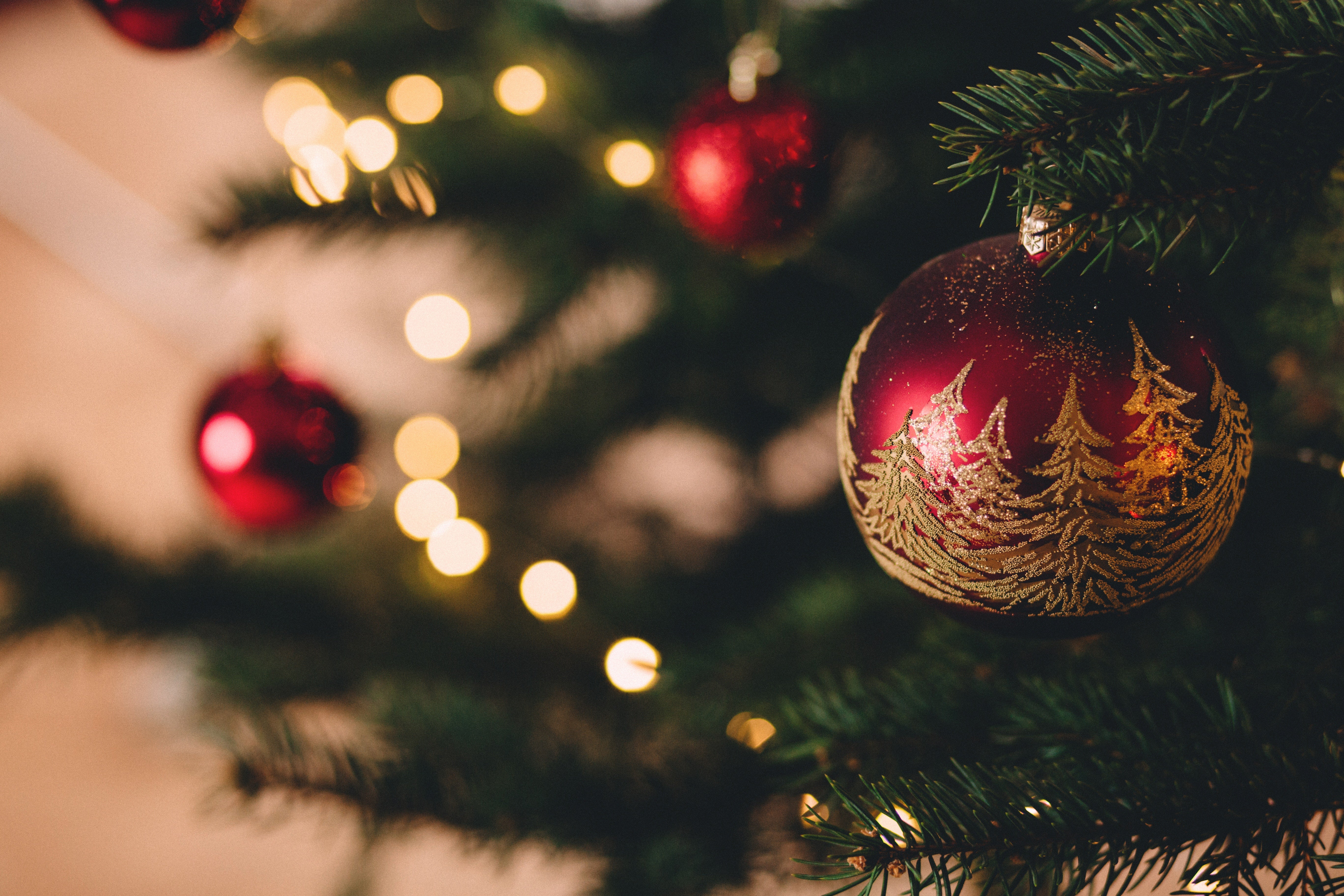 12 Unique But Simple Christmas Decorating Ideas
