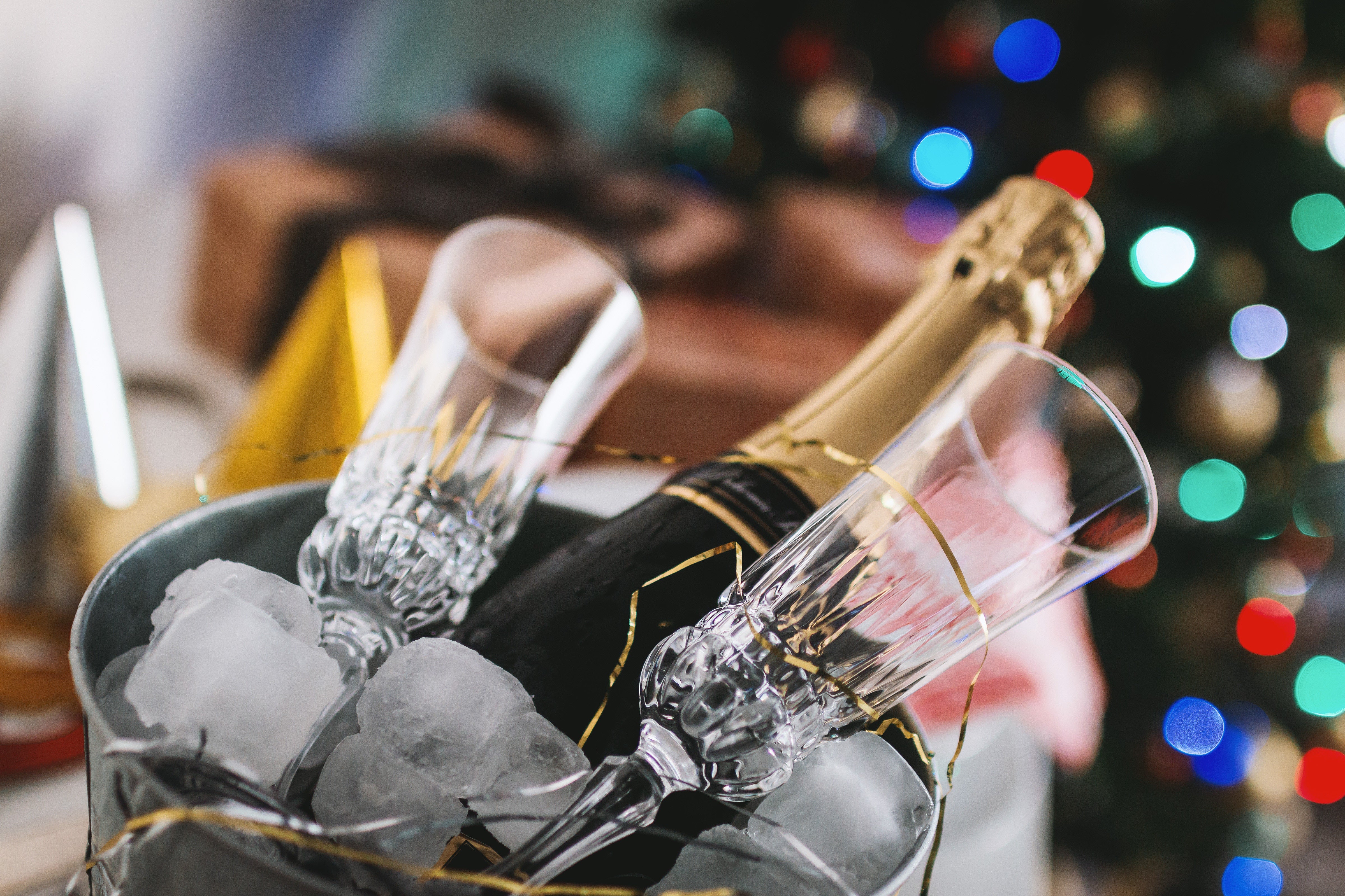 How to throw an awesome New Year Eve party