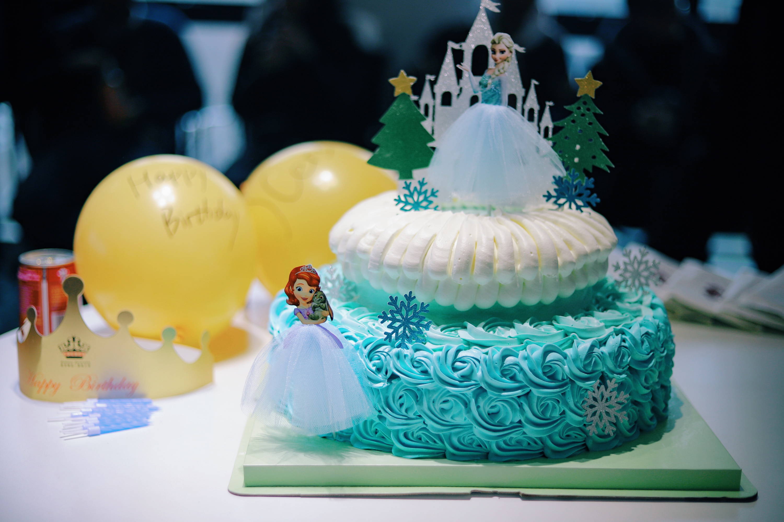 How to Throw Your Baby's First Birthday Party?