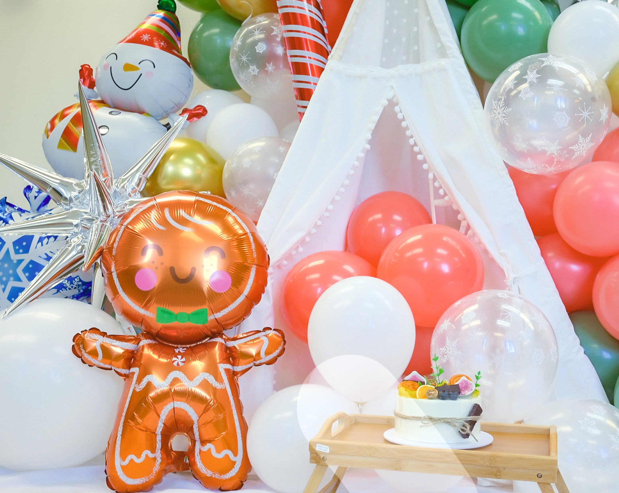 Friendsmas Christmas Balloon Garland | OH WHAT FUN Christmas Party