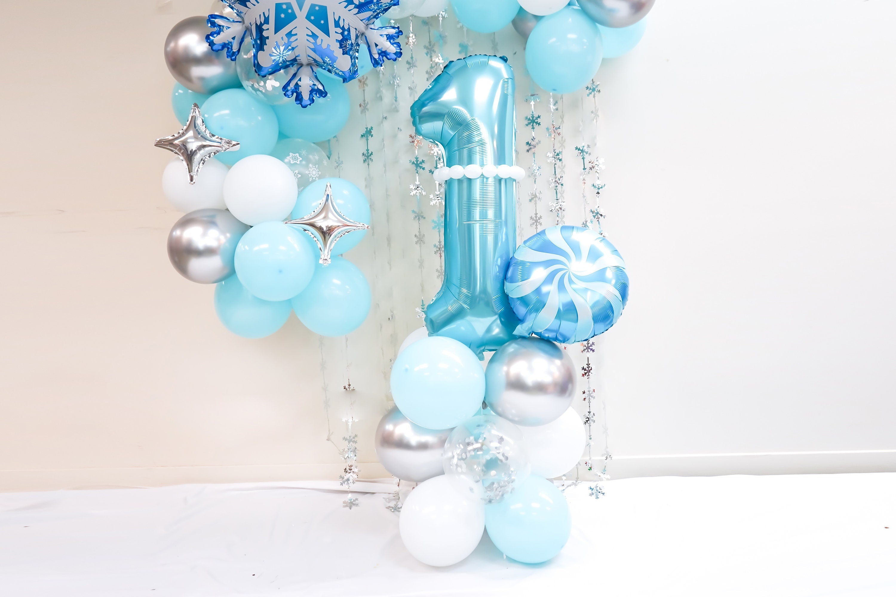 Winter Onederland Birthday, Baby Shower Balloon Arch kit | Blue Winter Wonderland Birthday | Winter Baby Shower Gender Reveal
