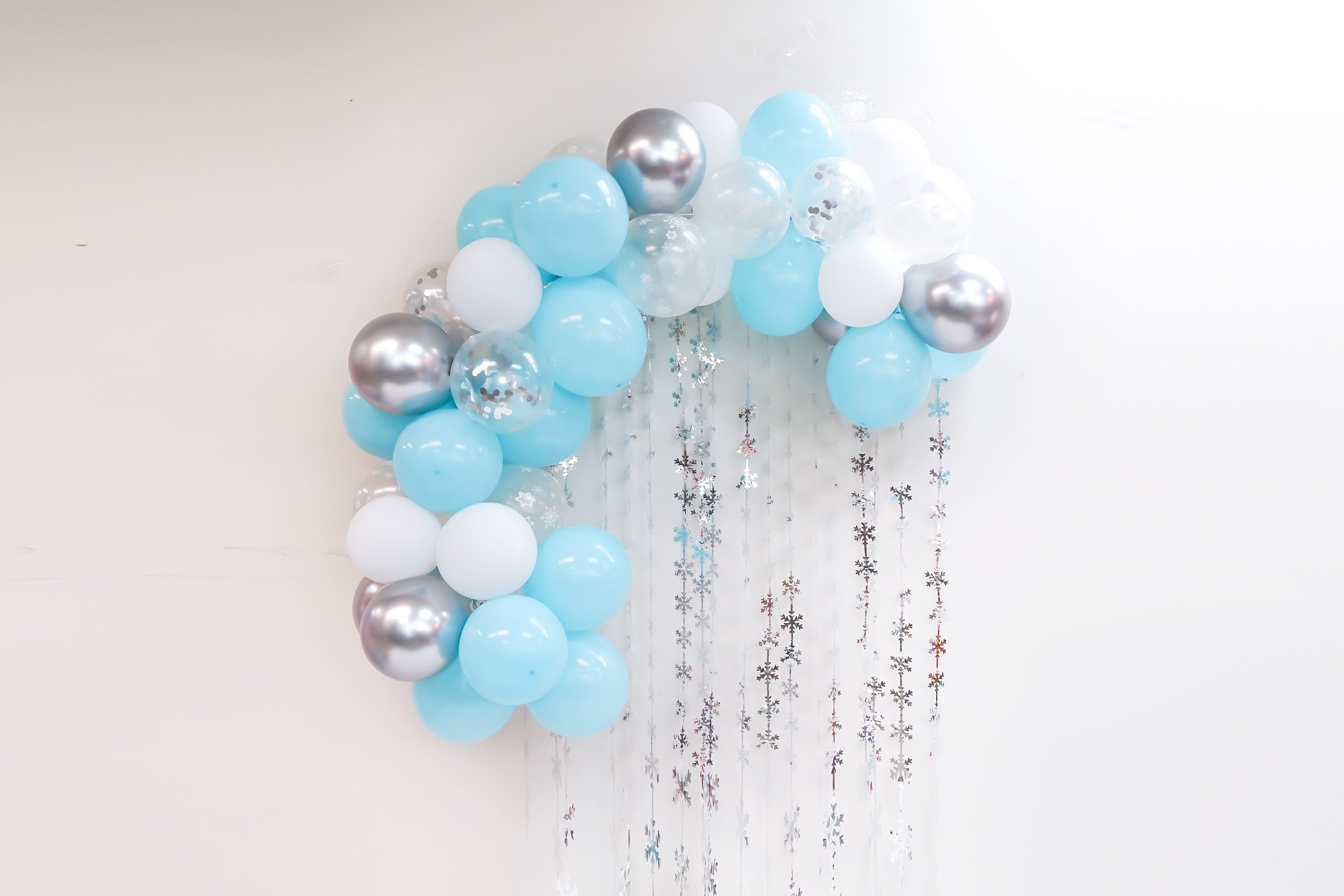 Winter Onederland Birthday, Baby Shower Balloon Arch kit | Blue Winter Wonderland Birthday | Winter Baby Shower Gender Reveal