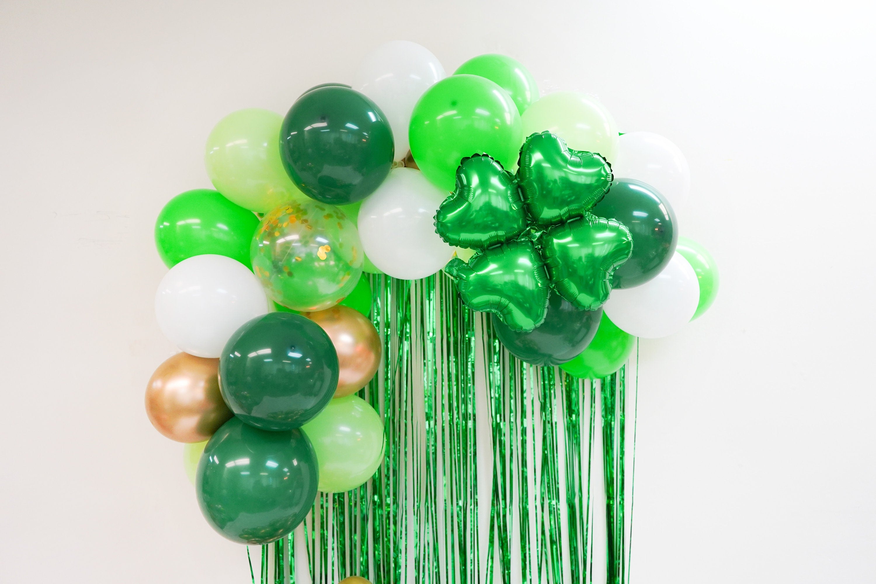 St Patricks Day Balloon Garland Kit | St Patricks Day Bday Party Decor | DIY Jumbo four-leaf clover | St Patricks Day Baby Shower lucky one